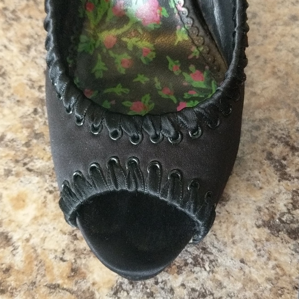 Betsey Johnson shoes - Picture 3 of 7
